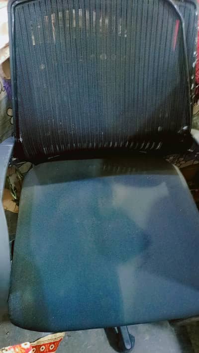 "Mesh computer office chair"