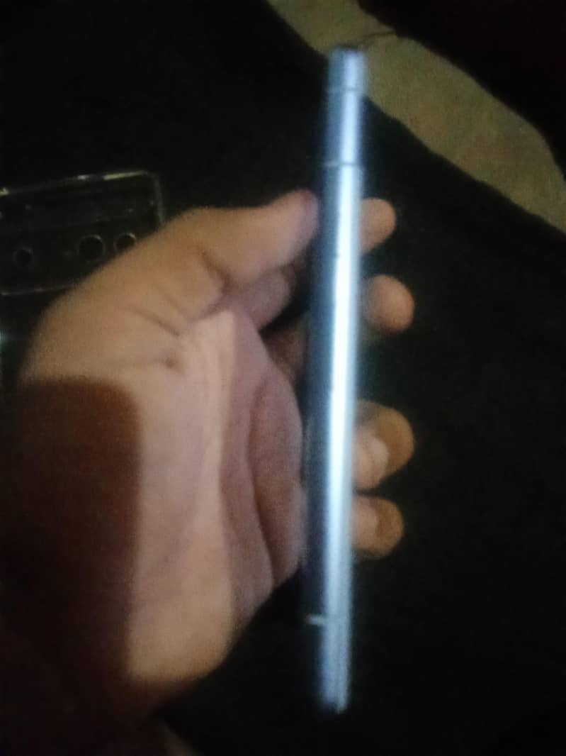 Google Pixel 7 4