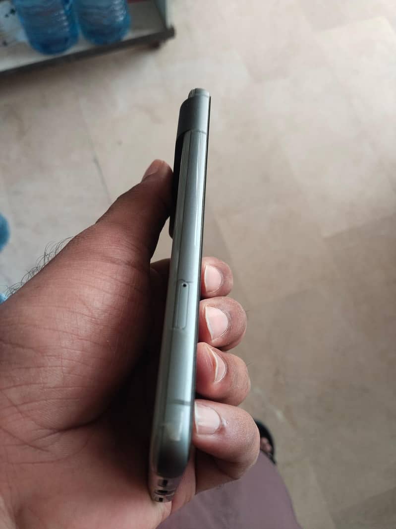 Google Pixel 8 3