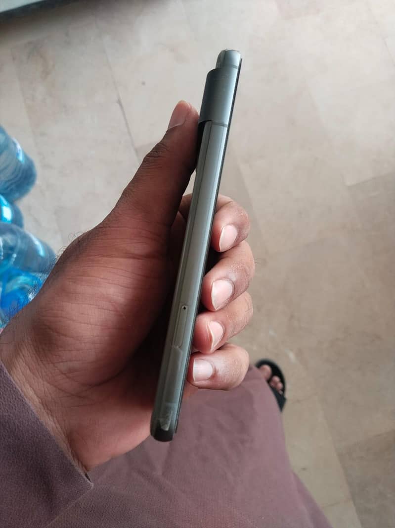 Google Pixel 8 4