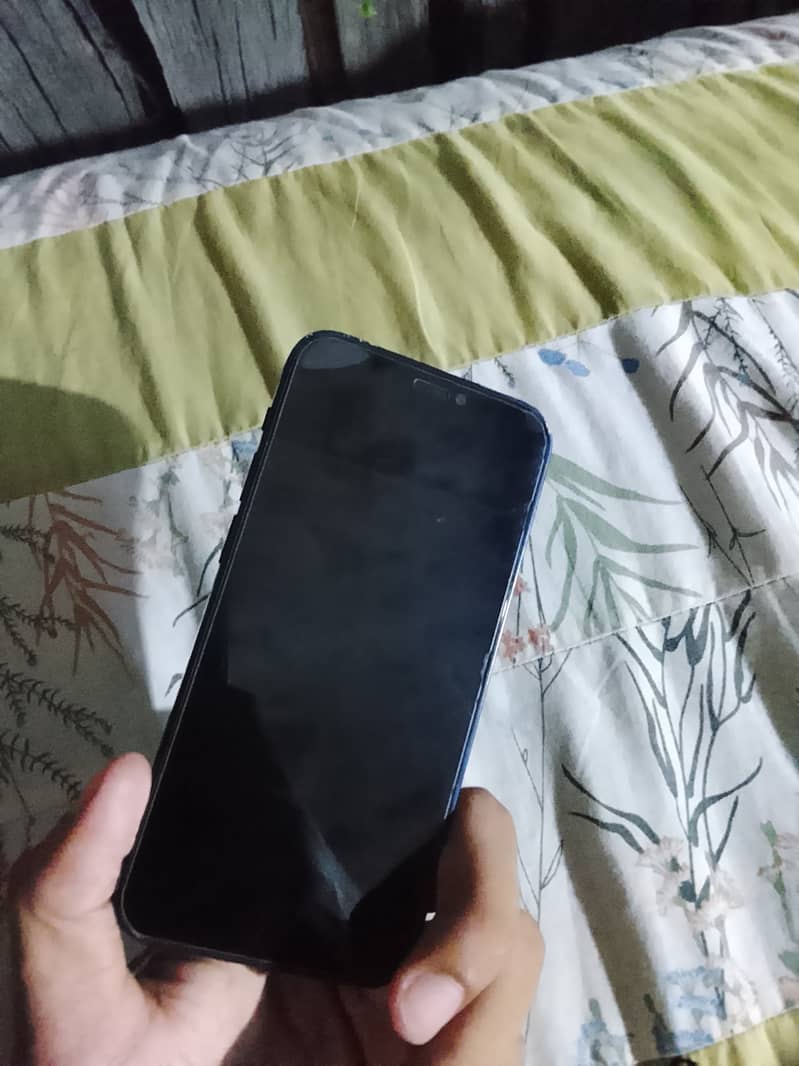 Apple iPhone 12 mini 4