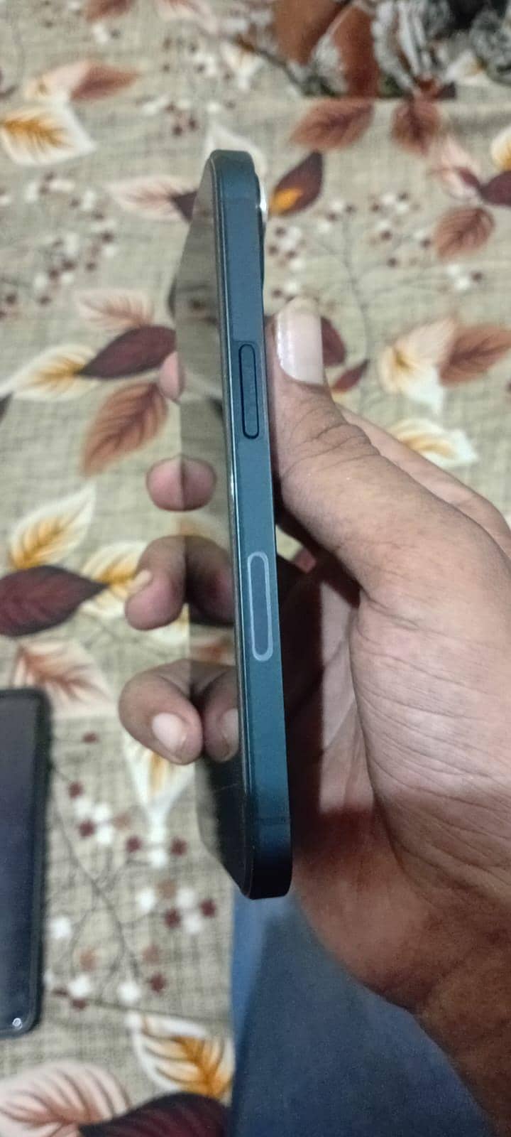 Apple iPhone 13 2