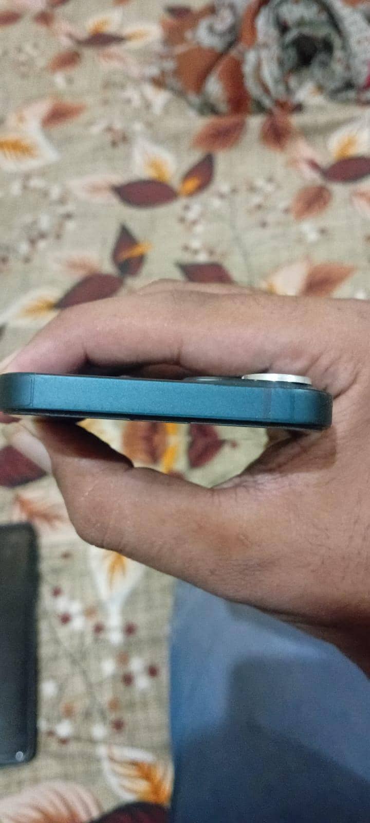 Apple iPhone 13 4