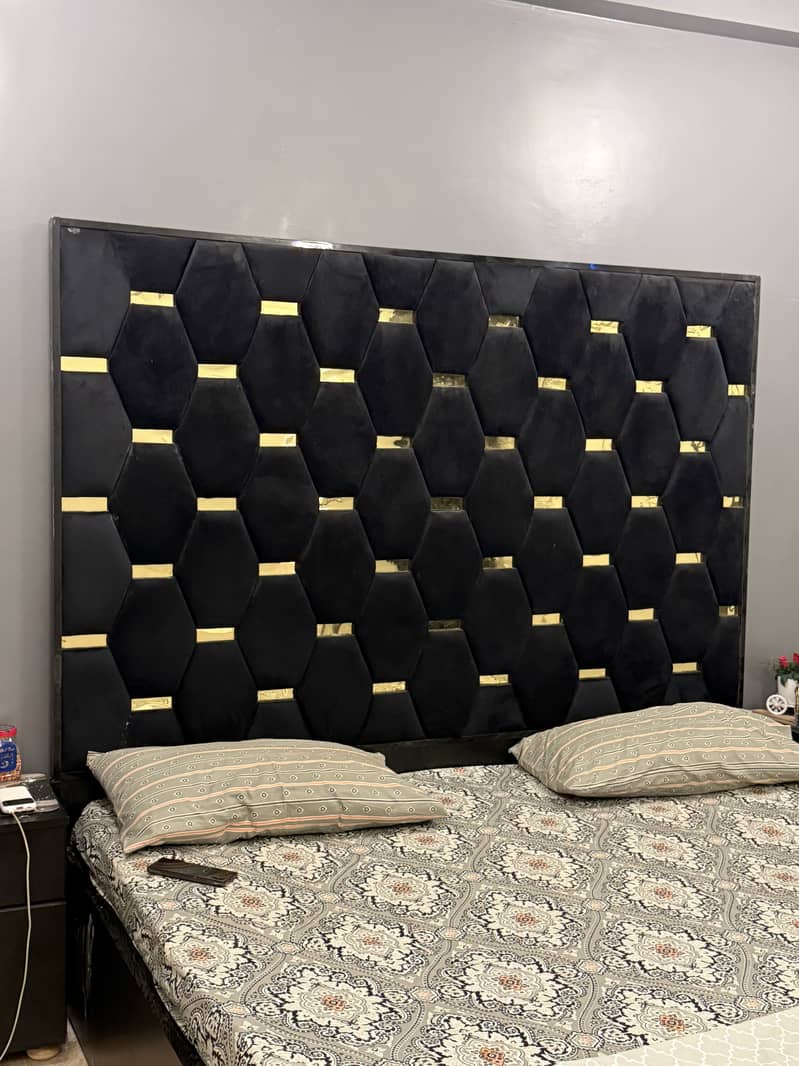 King size bed 3