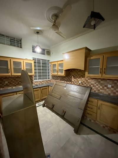 10 Marla Ground Floor With All Basic Necessities