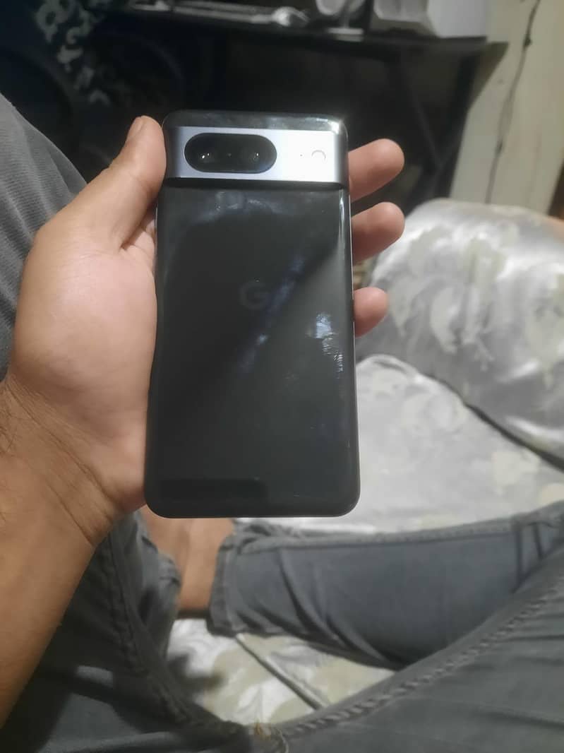 Google Pixel 8 4