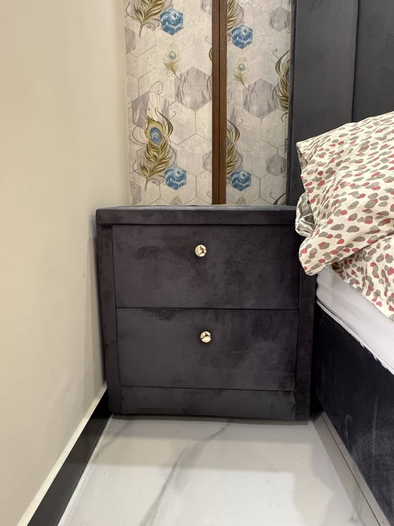 Queen bed 2