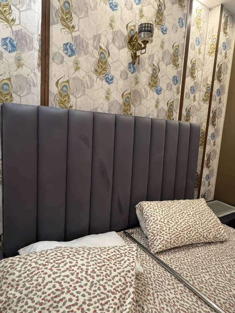 Queen bed 4