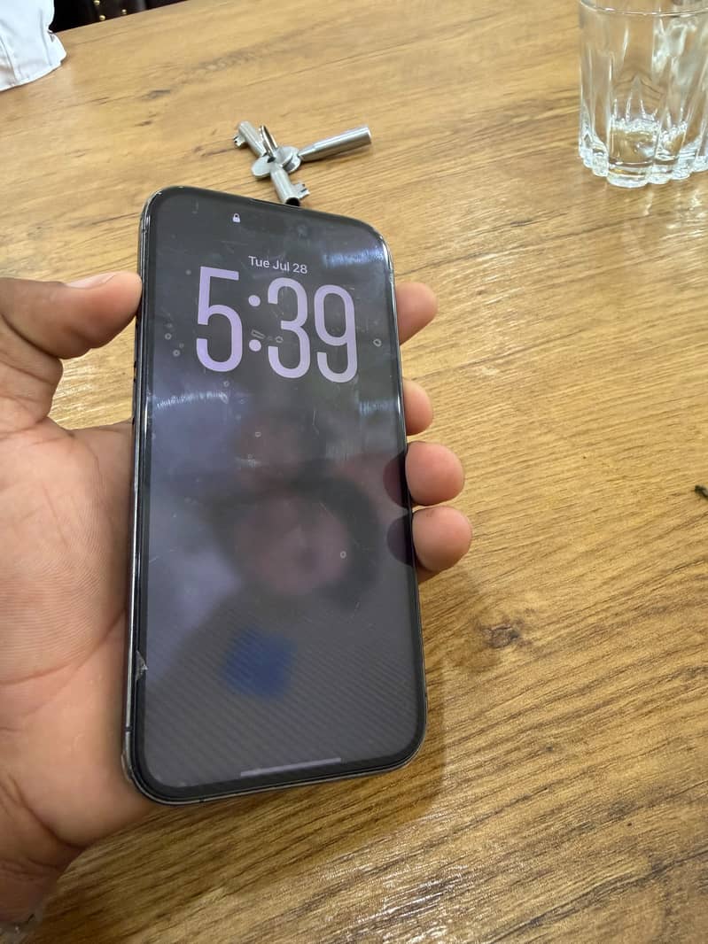 Apple iPhone 15 Pro 0