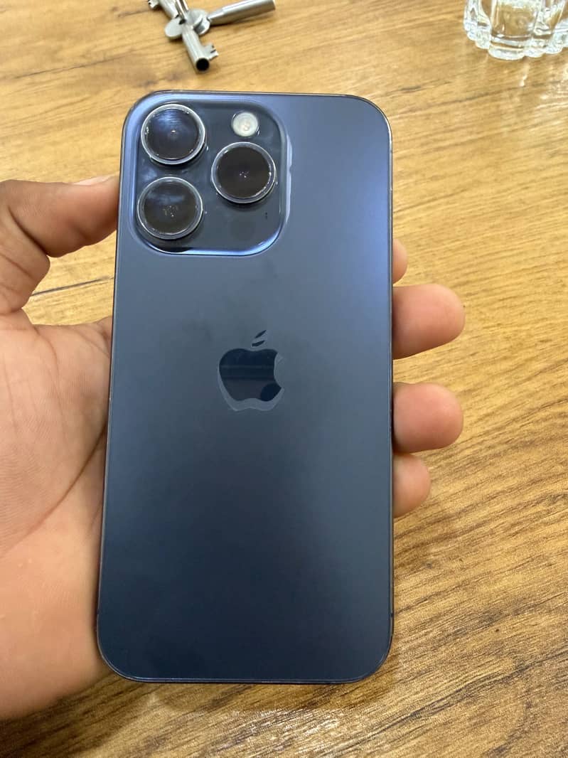Apple iPhone 15 Pro 2