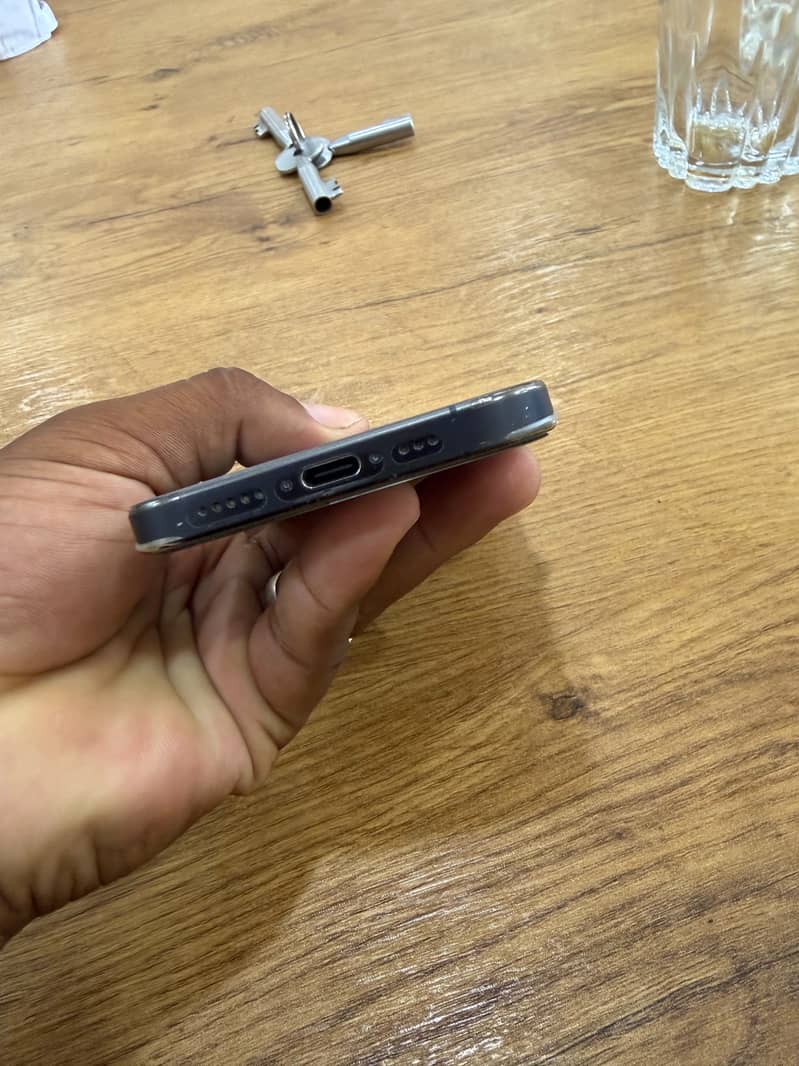 Apple iPhone 15 Pro 3