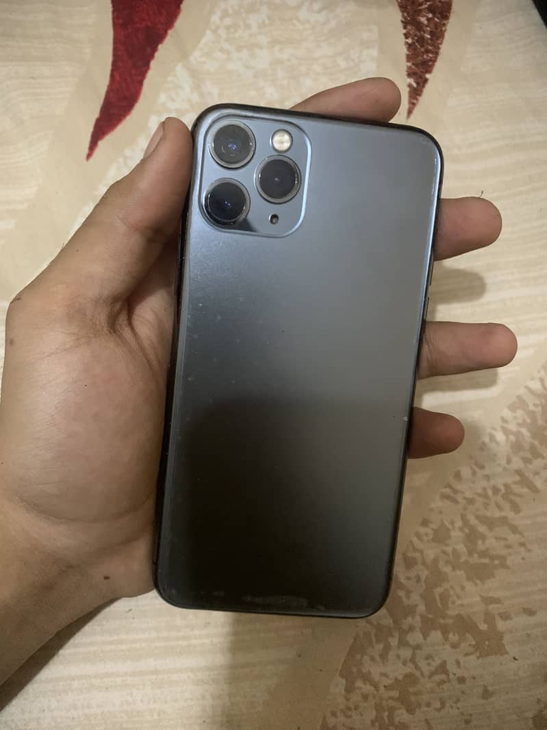 iPhone 11 Pro  3