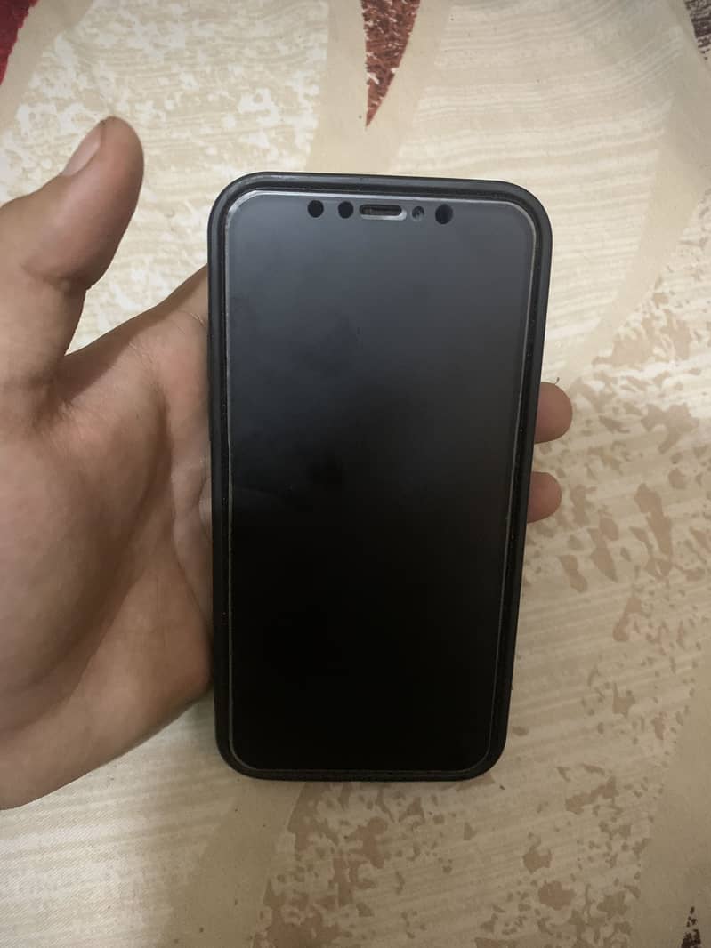 iPhone 11 Pro  7