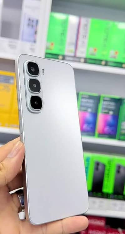 Infinix Hot 60i 8 / 256 6 month warranty