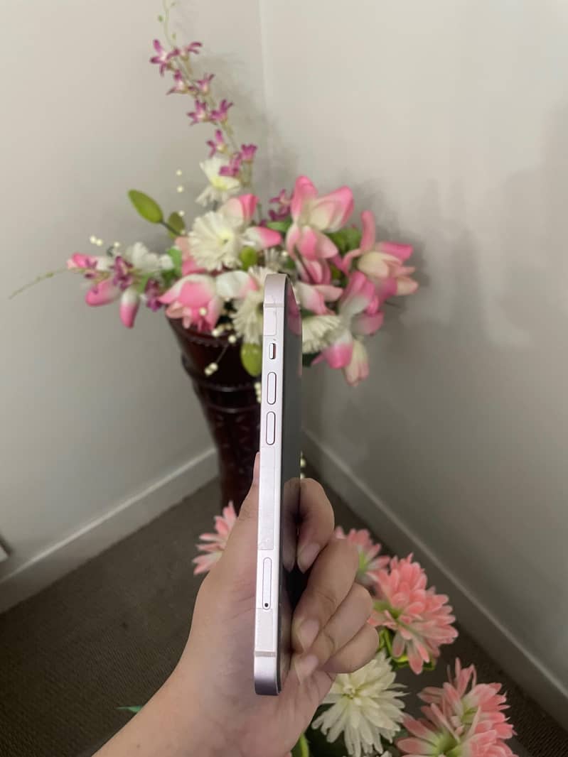 Apple iPhone 13 2