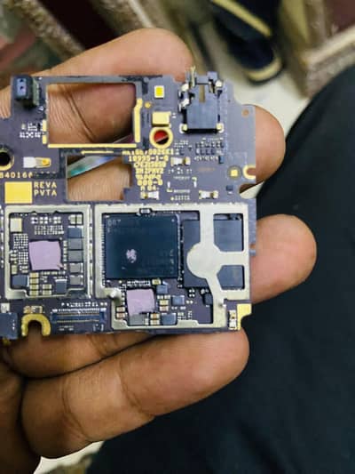 Mobile & Computer Scrap Buyer – Karachi