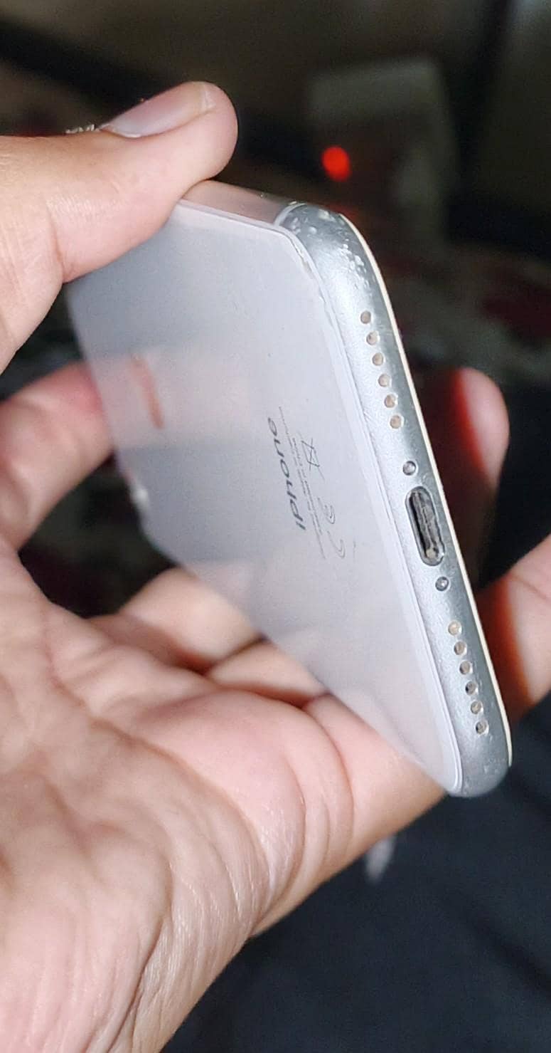 Apple iPhone 8 3