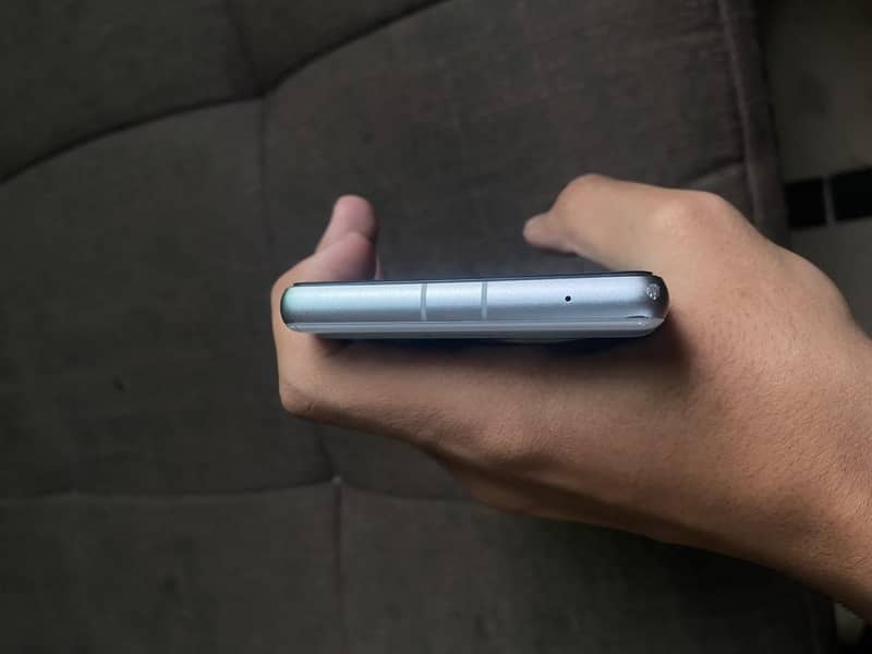 Google Pixel 7a 5