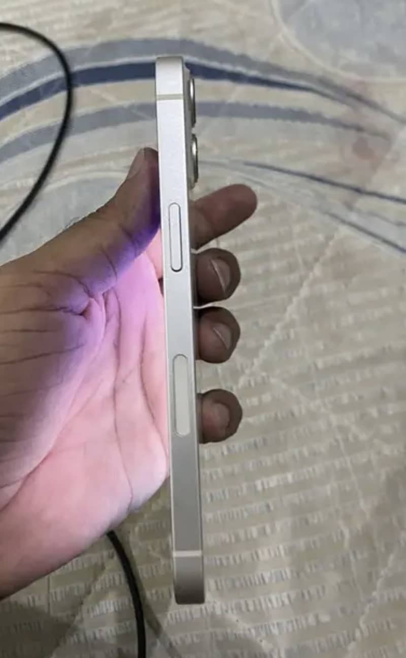 iPhone 13 5