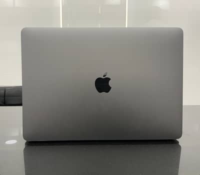 Mint condition Macbook Air M1 Space grey (8gb-256gb) With box