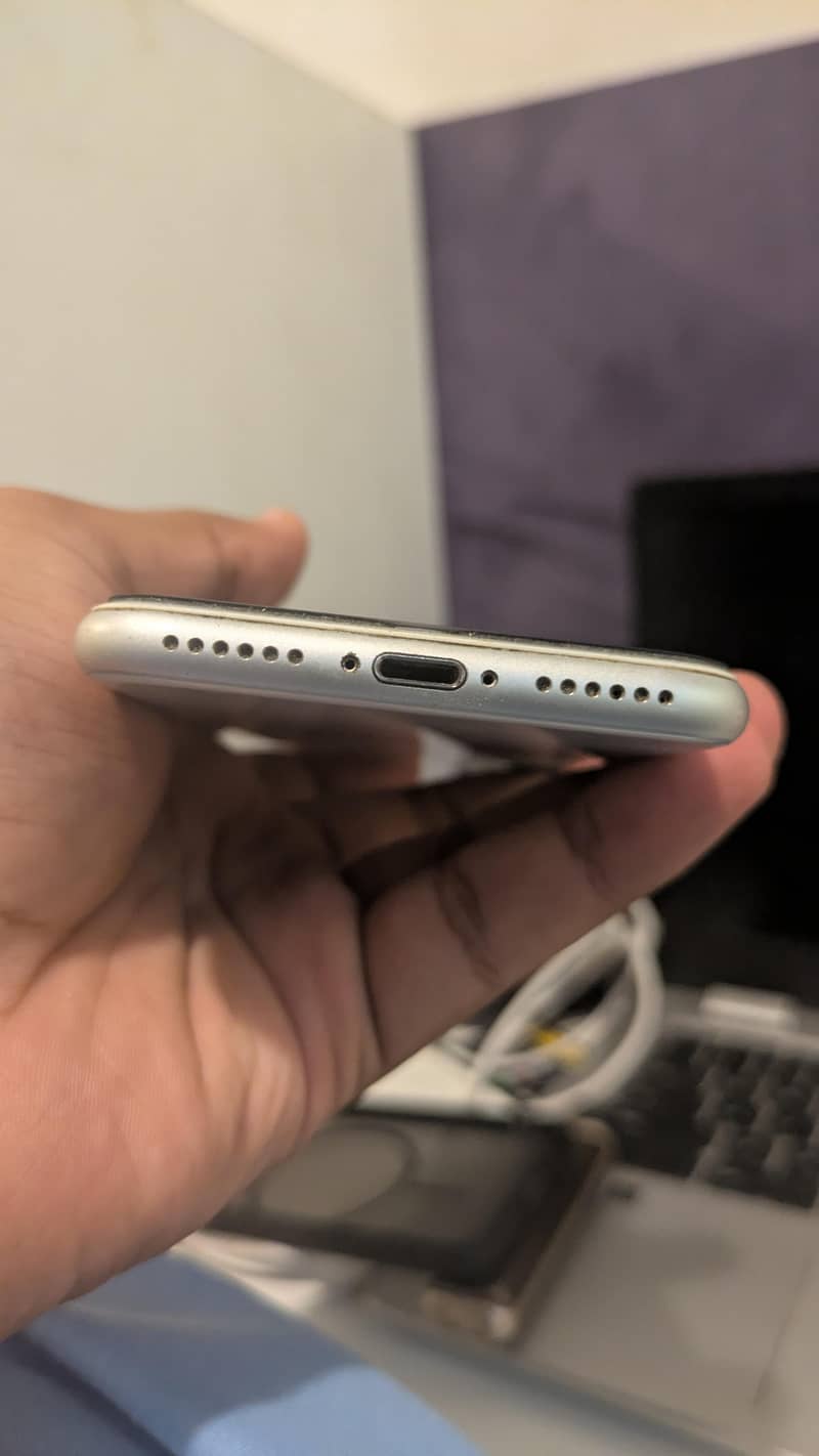 Apple iPhone 8 4
