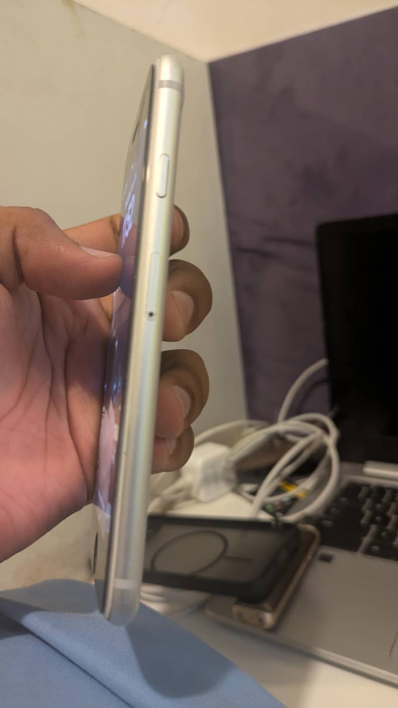 Apple iPhone 8 5