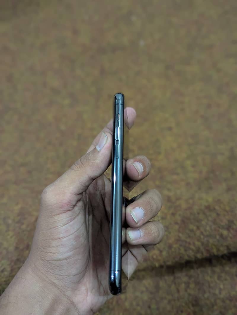 Apple iPhone 11 Pro 5