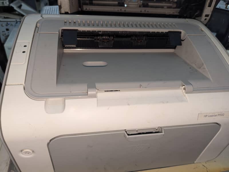 HP 1102 printer 0