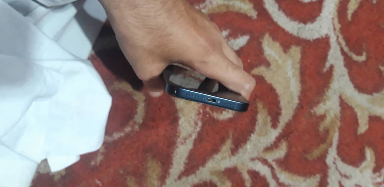 Apple iPhone 12 1