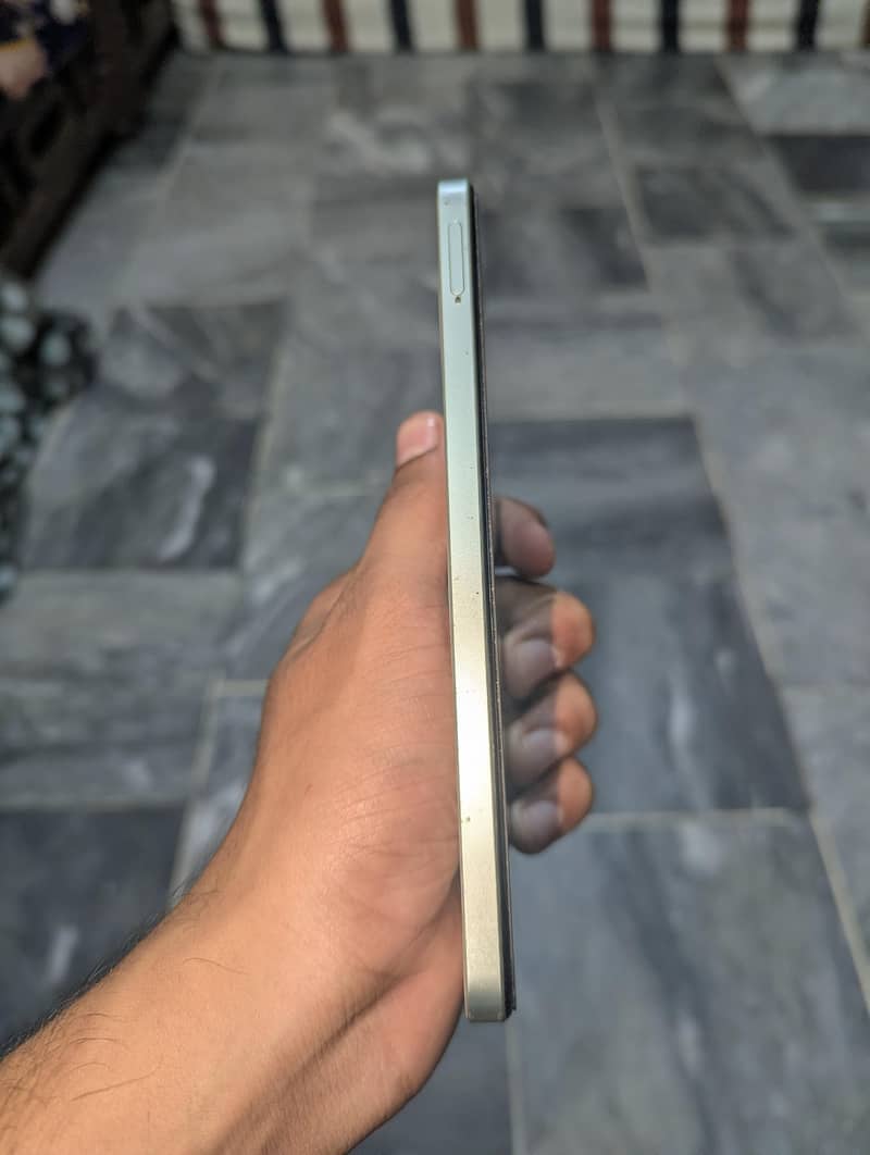 Realme Note 60 4
