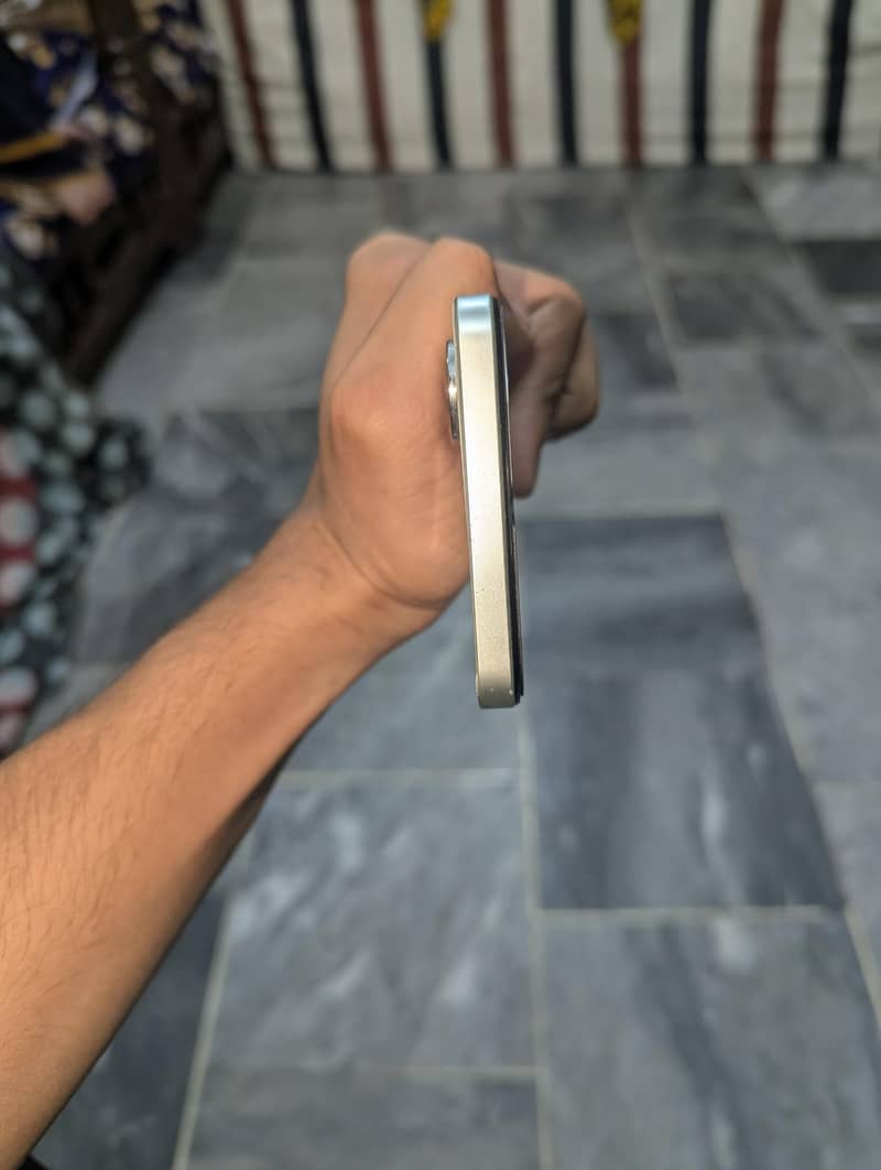 Realme Note 60 5