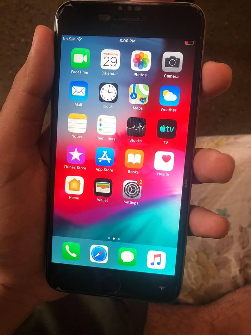 Apple iPhone 6 Plus 1