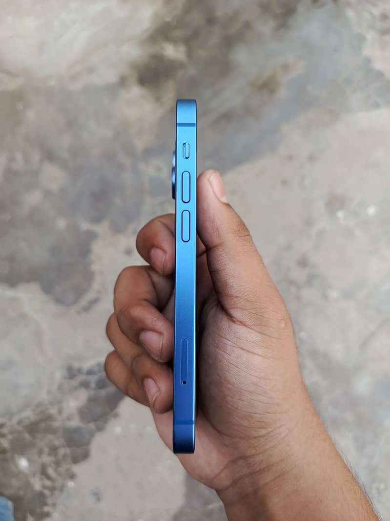 Apple iPhone 13 mini 4