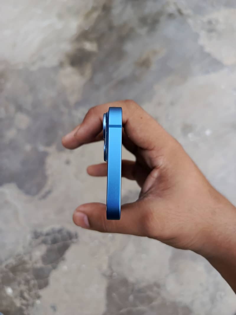 Apple iPhone 13 mini 6