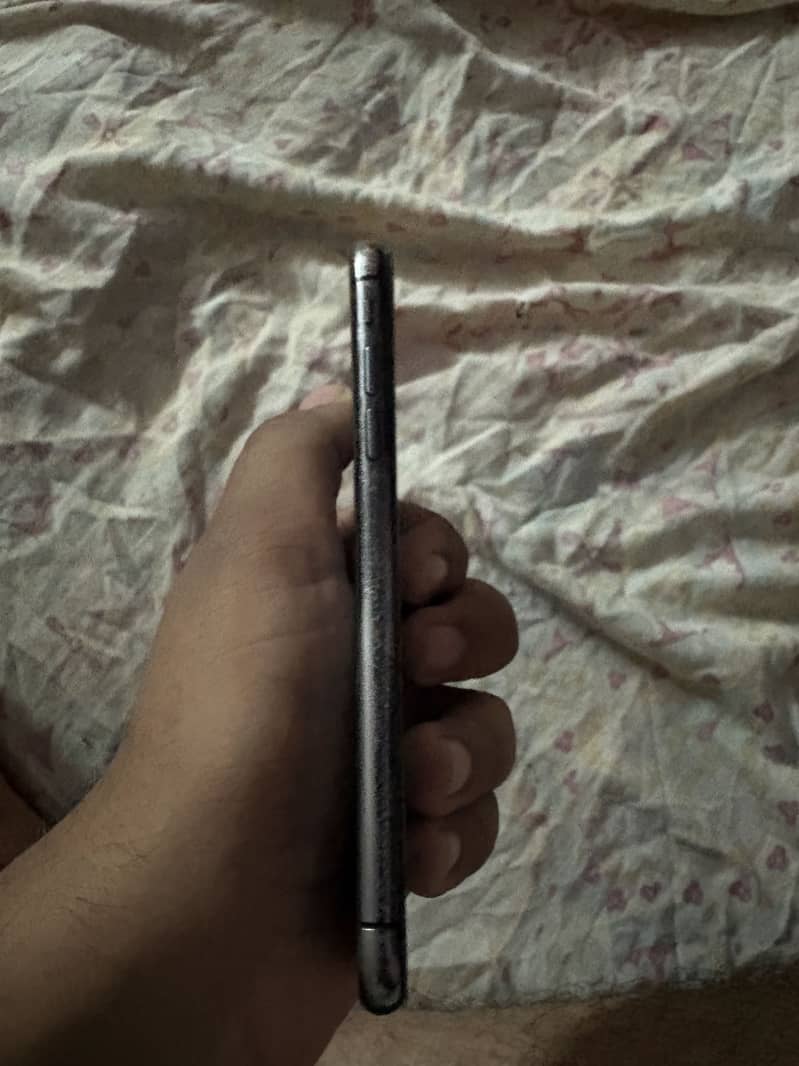 Apple iPhone X 3