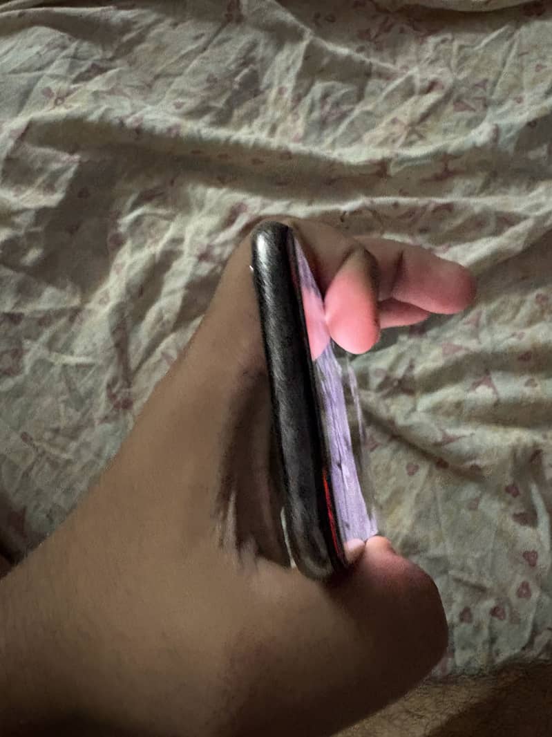 Apple iPhone X 4