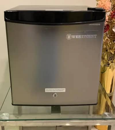 mini Fridge single door Excellent Condition