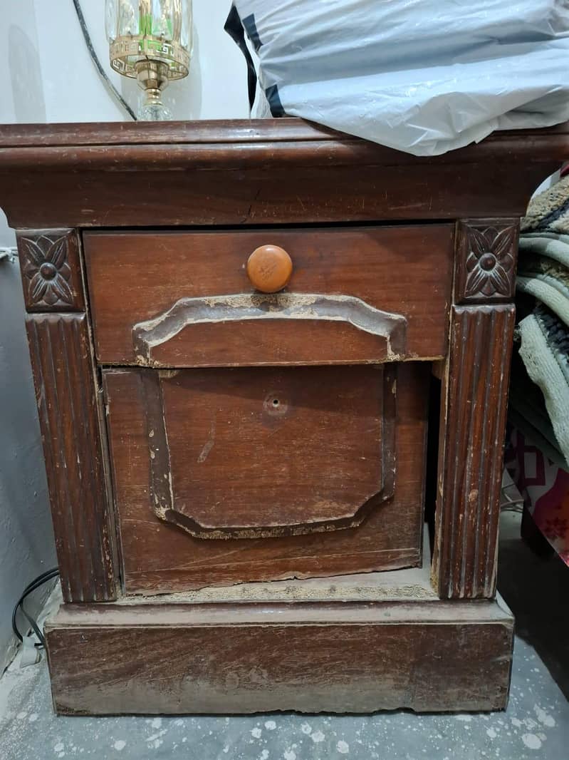 dressing table in gud condition 2
