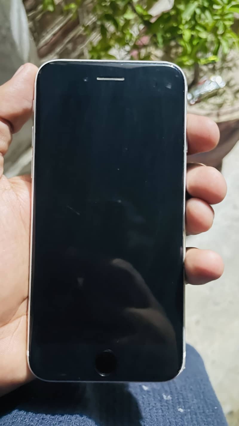 Apple iPhone SE 3