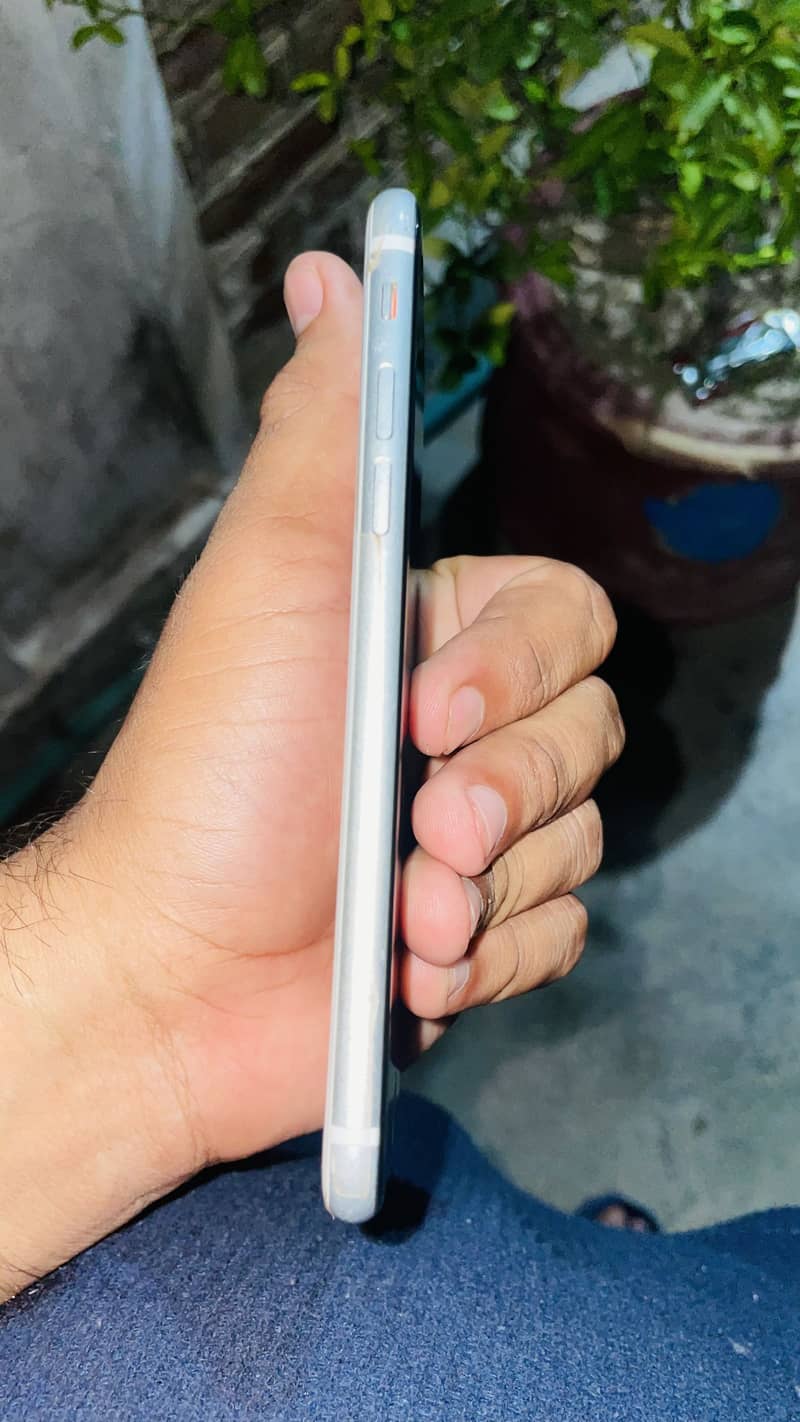 Apple iPhone SE 4