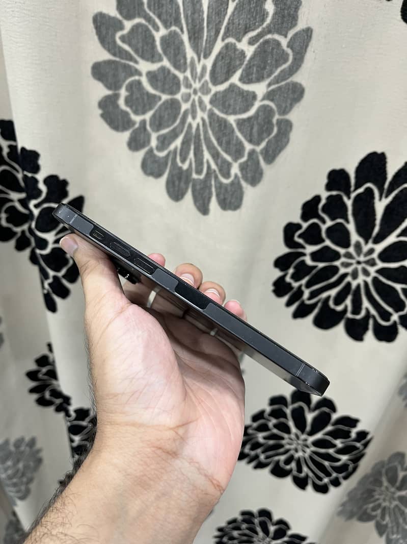 Apple iPhone 14 Pro Max 3
