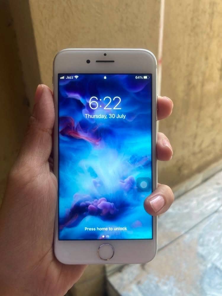 Apple iPhone 7 0