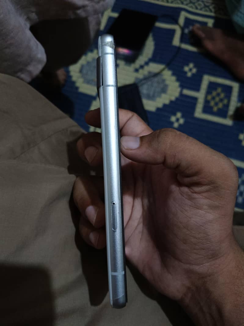 Google Pixel 7a 4