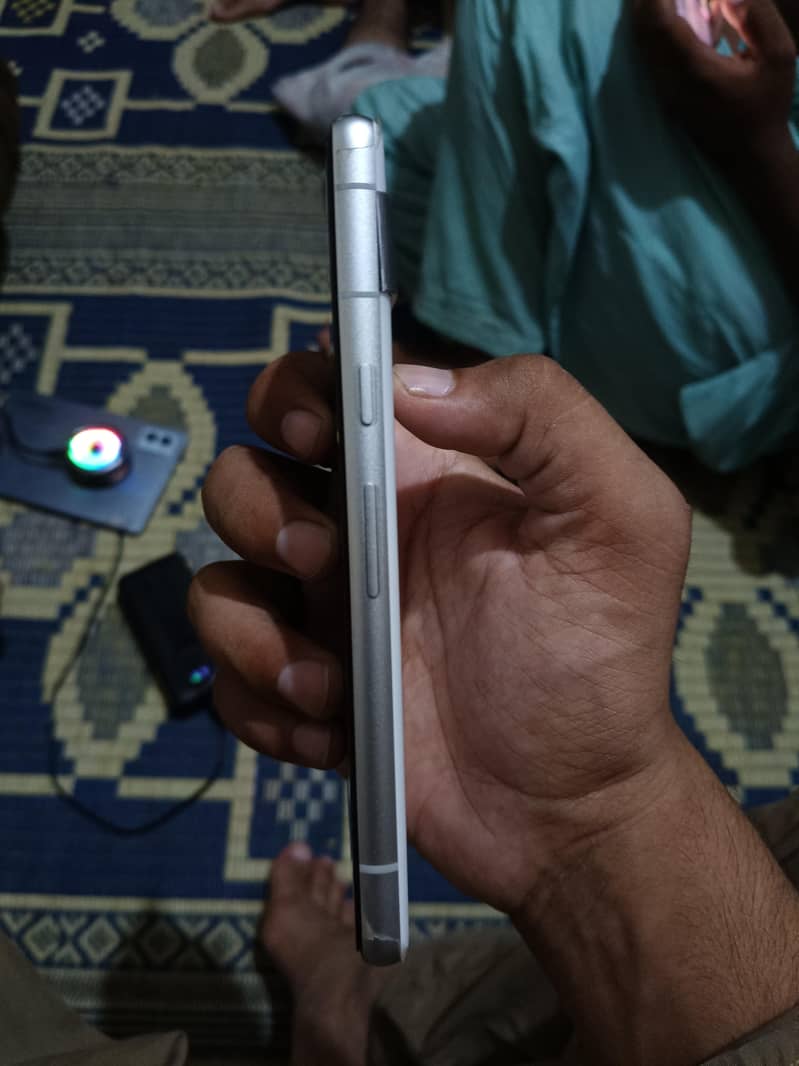 Google Pixel 7a 6