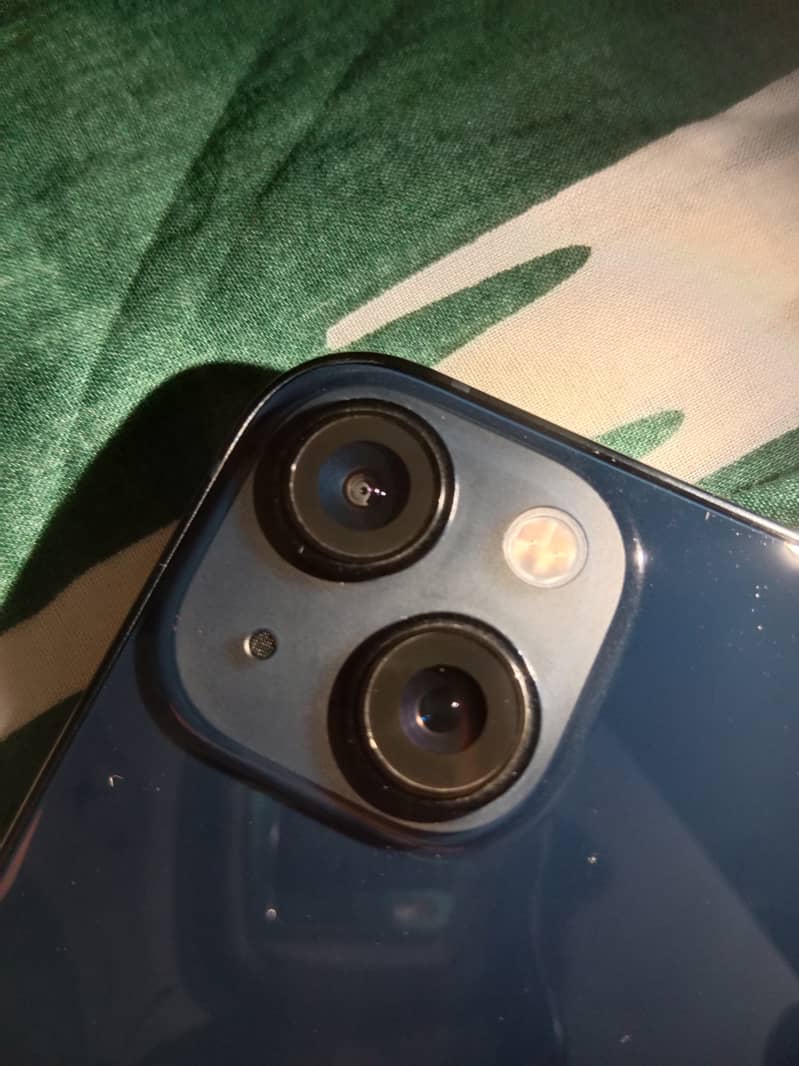 Apple iPhone 13 1