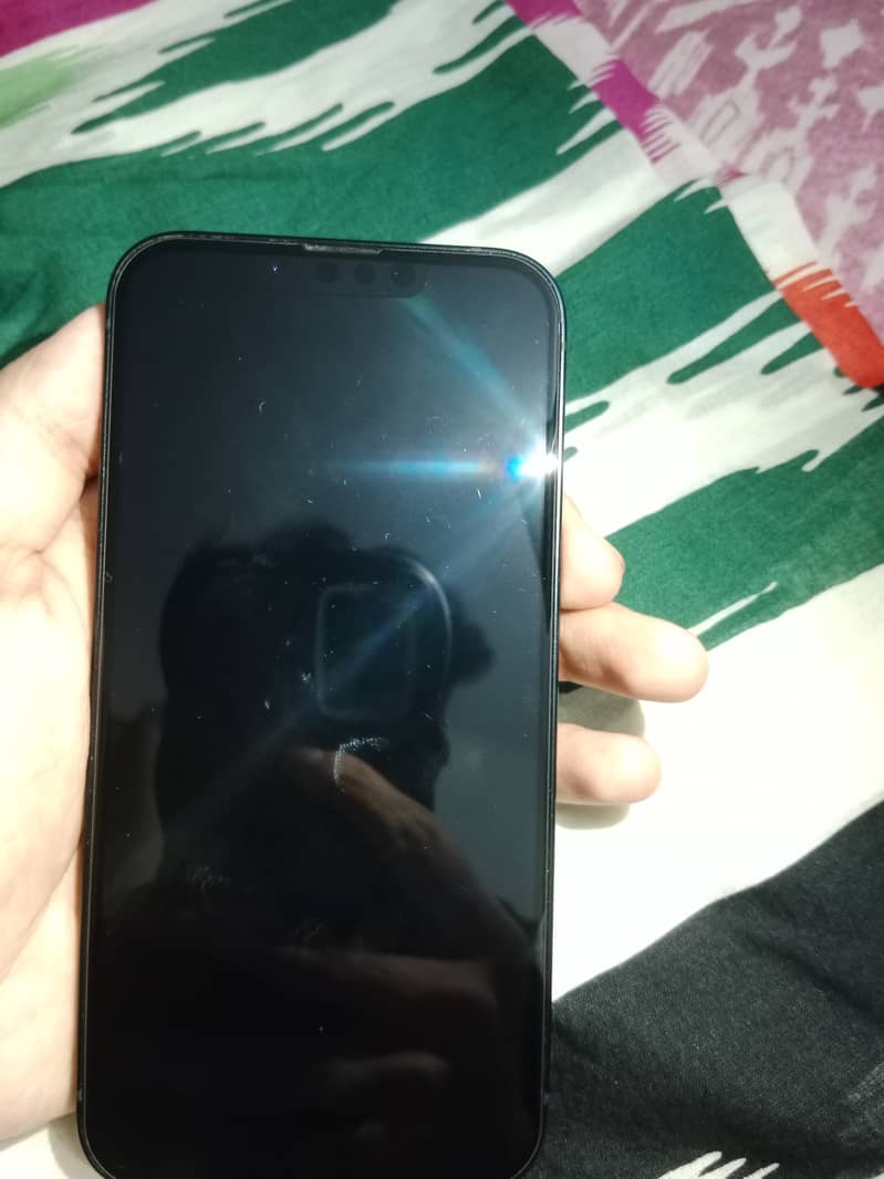 Apple iPhone 13 2