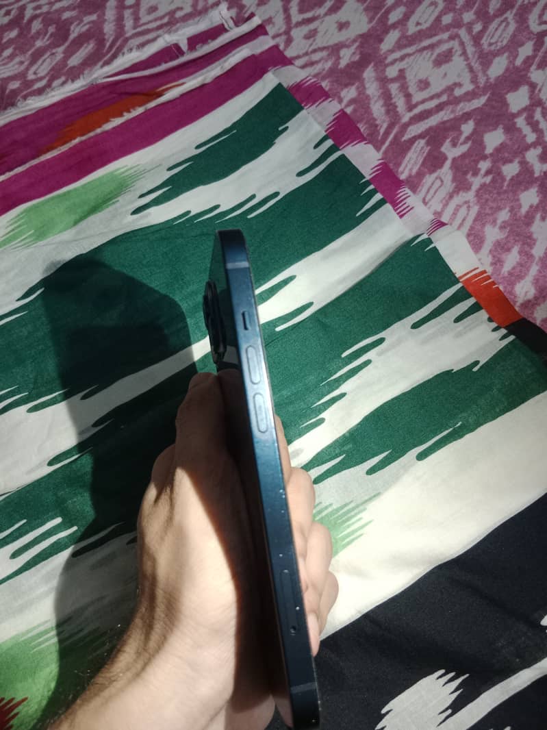 Apple iPhone 13 3