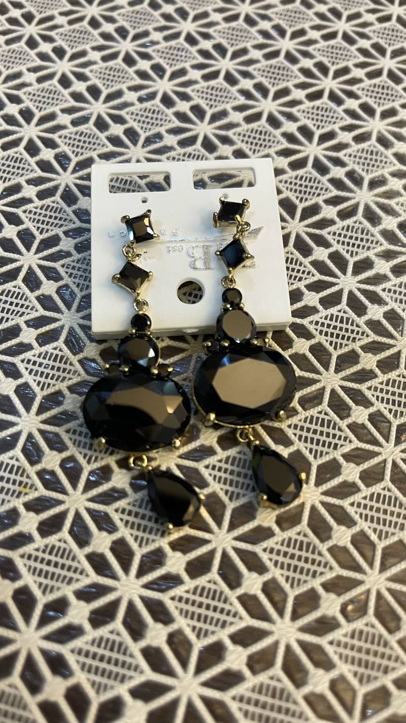Earrings 0