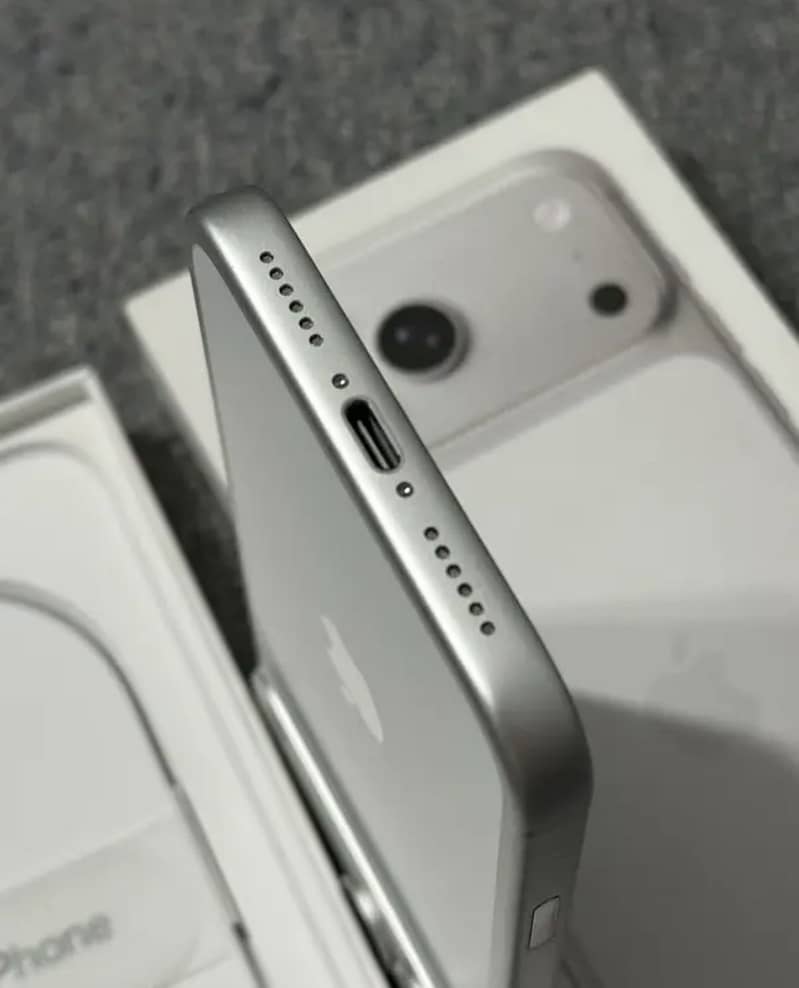 Apple iPhone 17 Pro 0