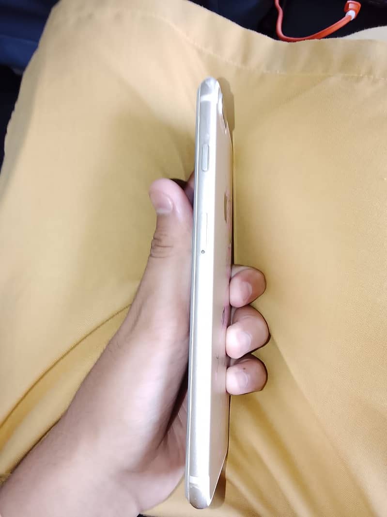 Apple iPhone 7 Plus 2